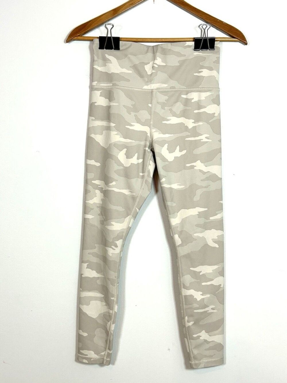 Athleta Elation Gray Camo 7/8 Tight Leggings Women's Size Small Yoga Athletic